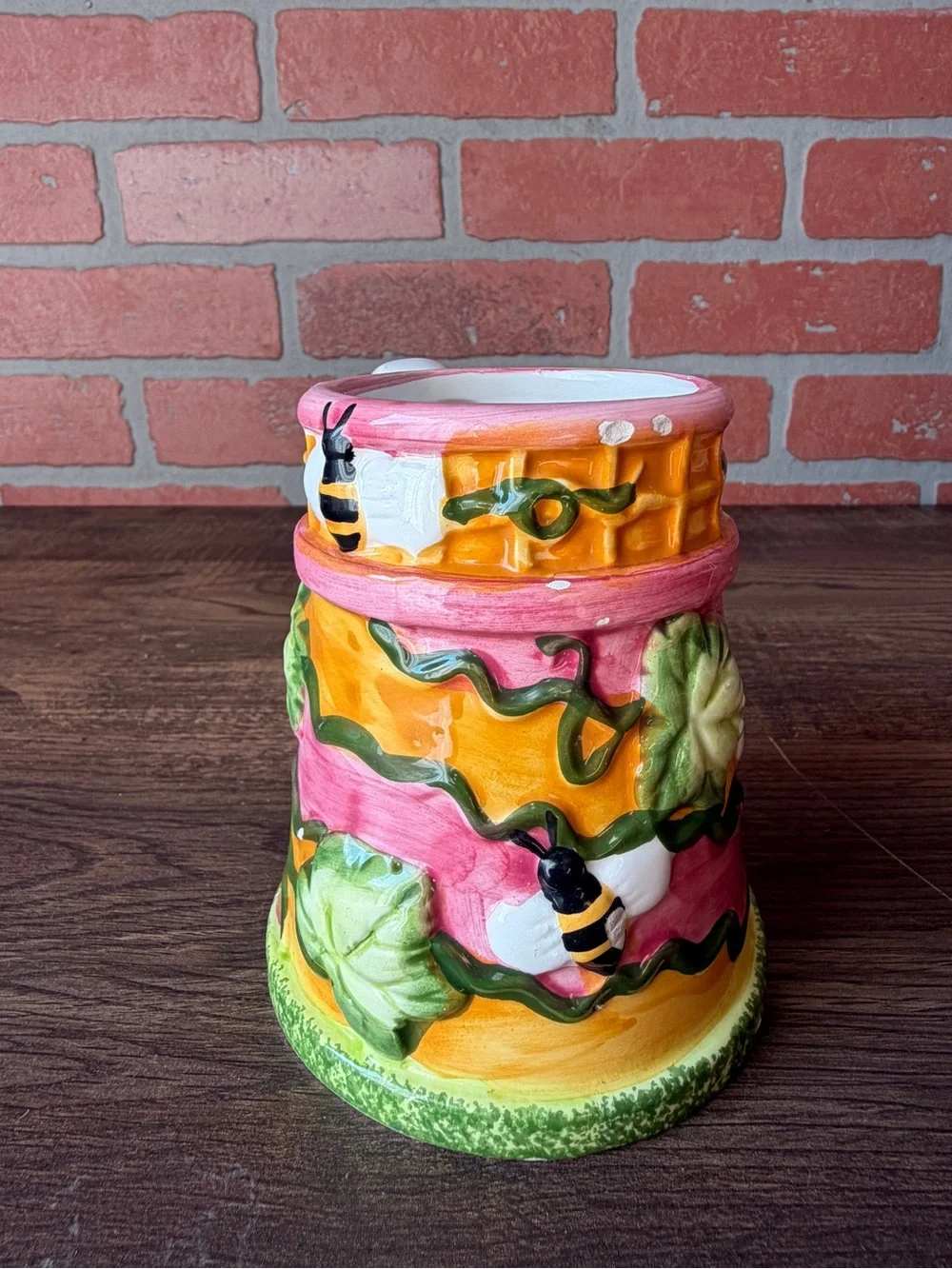 Vintage Style Bee & Honeycomb Ceramic Mug I Whimsical Garden Aesthetic I 3D